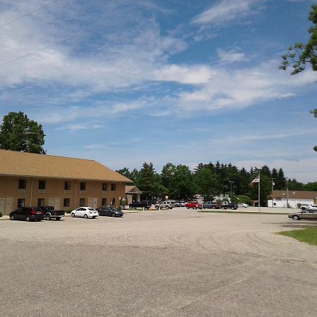 Oakridge Motel Newaygo Exterior foto